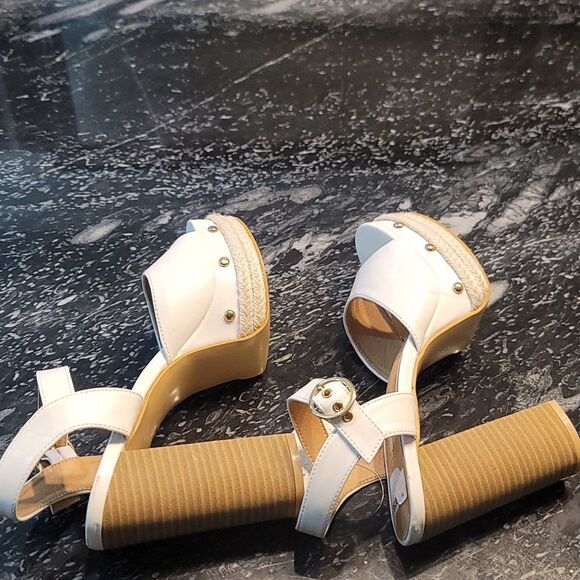 BRAND NEW MUDD CHUNKY PLATFORM ROUND-TOE HEEL STUDDED SANDALS - Picture 8 of 14